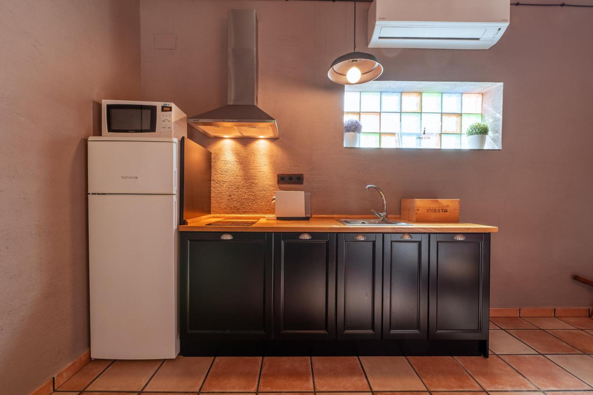 Bodega Andres Iniesta Con Visita Y Cata Villa Fuentealbilla Kamer foto